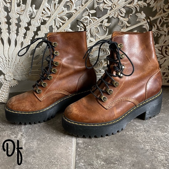 Dr. Martens Leona Butterscotch Orleans Brown Leather Lace-Up Boots Size 8 - Picture 1 of 8